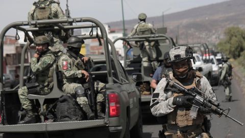 Miembros del Ejercito Mexicano y de la Guardia Nacional en la Ciudad de Morelia en el estado de Michoacán (México).