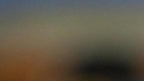 Brayan Gil Hurtado celebra su gol del partido amistoso entre las selecciones nacional de El Salvador y Honduras en el estadio Shell Energy en la ciudad de Houston, Texas.