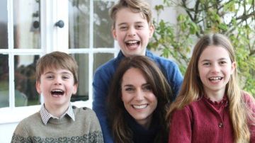 Princesa de Gales y sus hijos el Día de las Madres en Londres.