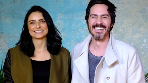 Aislinn Derbez y Mauricio Ochmann juntos en agosto de 2019.