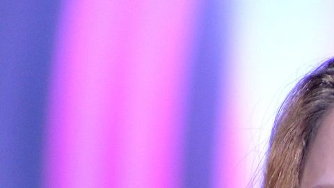 Shakira participando en un evento.
