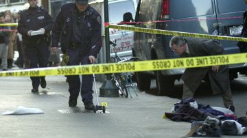 La policía de Nueva York recuperó numerosos casquillos de bala frente a 151 East Fordham Rd.