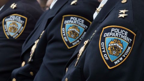 Dwyer era un bombero voluntario y católico devoto que enseñaba en una escuela dominical de Long Island.