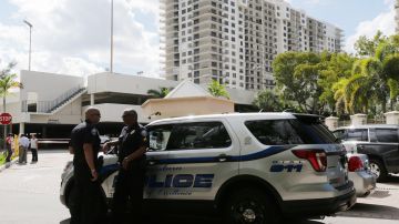 La policía de Miami-Dade no han dado a conocer el motivo del crimen.
