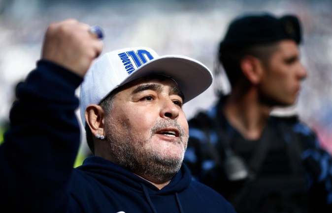 Diego Armando Maradona durante su presentación como DT de Gimnasia y Esgrima de la Plata.