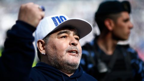 Diego Armando Maradona durante su presentación como DT de Gimnasia y Esgrima de la Plata.