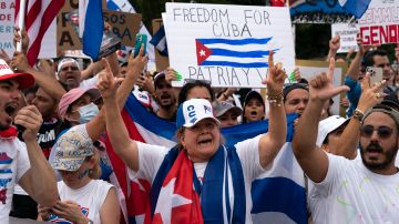 Cubanos en Florida se manifestaron en apoyo a las protestas.
