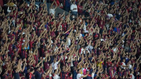 Disputa entre barras del equipo argentino Colón de Santa Fe, dejó un muerto y dos heridos graves