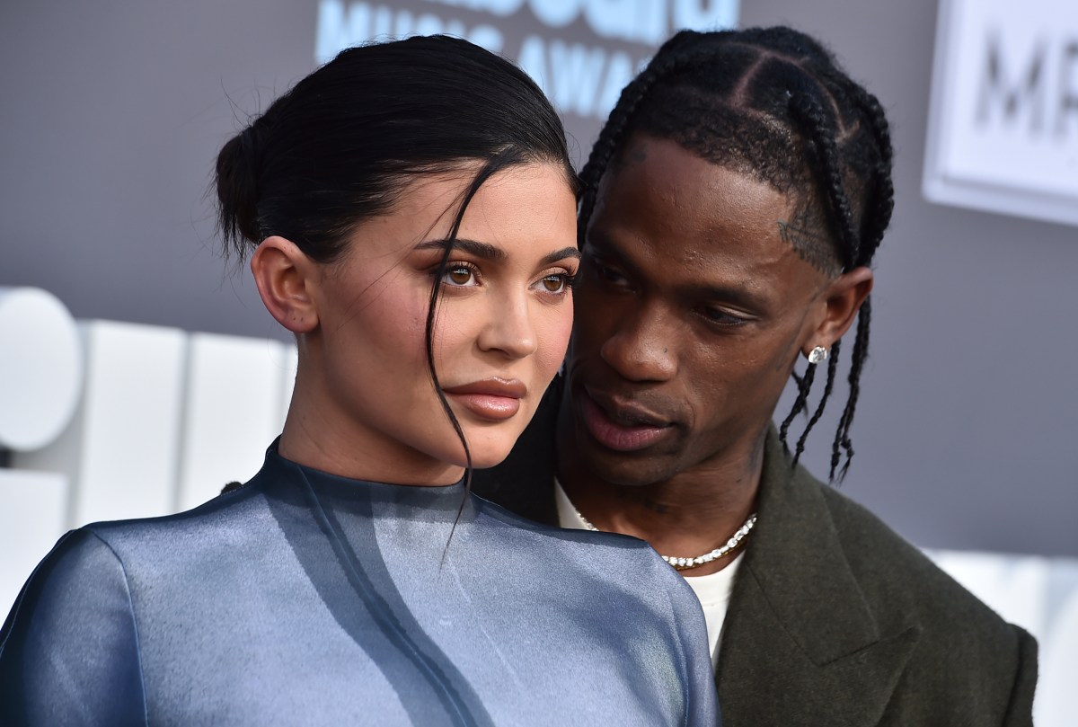 Novio de Cher protagoniza pelea con el rapero Travis Scott en Cannes