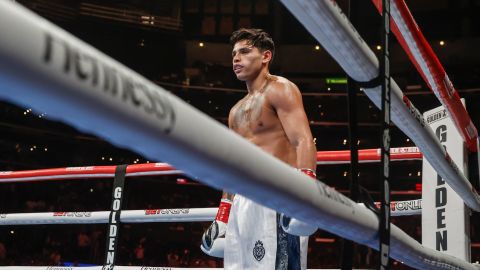 Ryan García durante un combate ante Javier Fortuna.