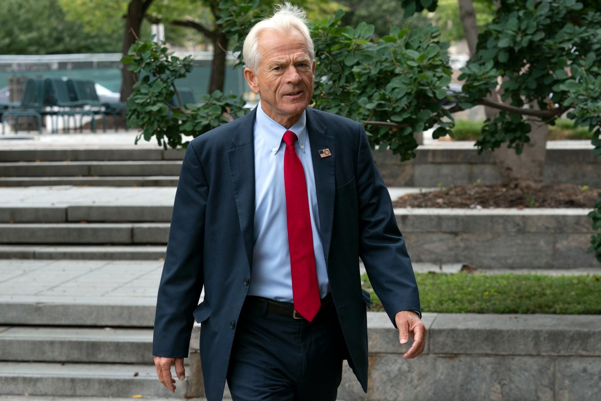 Peter Navarro, exasesor de Trump, ingresa a cárcel en Florida tras negársele la suspensión de su sentencia