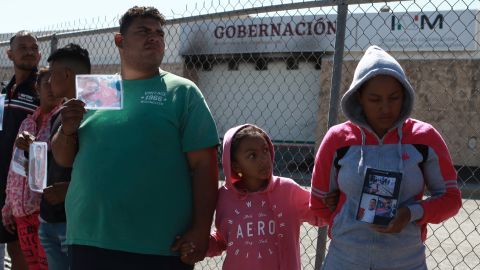 México abrirá nueva estación migratoria en medio de un desierto tras incendio que dejó 40 muertos