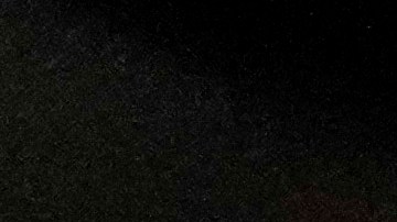 Canelo Álvarez posa para los fanáticos posterior a su victoria contra John Ryder.