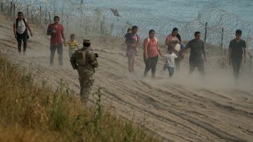 Tribunal Supremo de Estados Unidos extendió la pausa en una ley de Texas sobre la migración