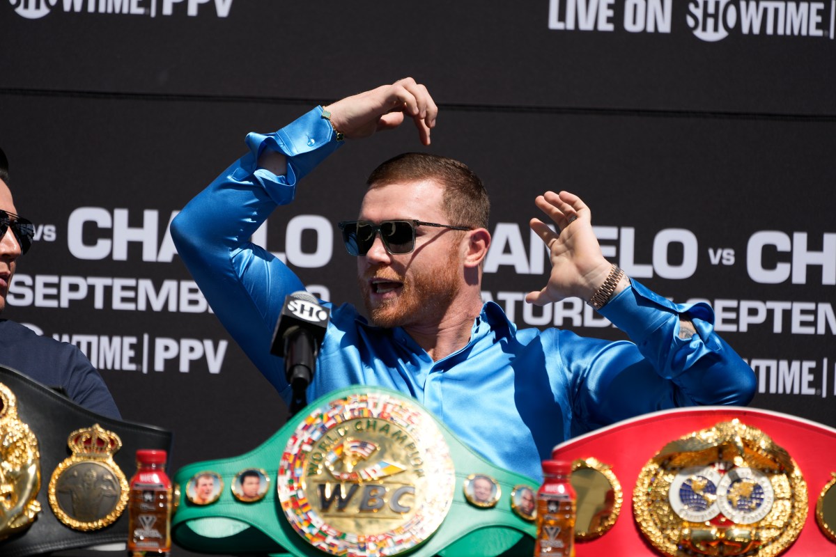 Canelo Álvarez sobre enfrentamiento entre Mike Tyson y Logan Paul: “Es más show que una pelea”