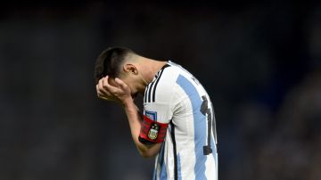 AFA confirmó lesión en el isquiotibial de la pierna derecha de Messi y lo desafectó de la selección