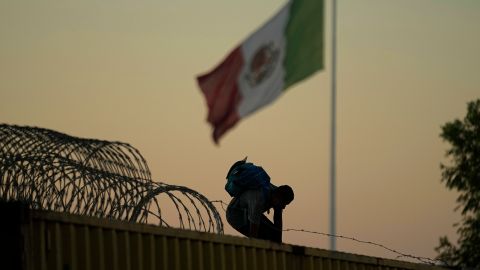 Un juez de control de la Sala del Poder Judicial de la Federación los procesó por tráfico de migrantes.