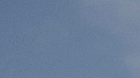 Soldados israelíes almacenan municiones en un área de concentración en la frontera entre Israel y Gaza.