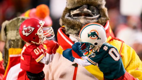 70% de fanáticos que asistieron al partido de playoffs entre Chiefs y Dolphins necesitan amputaciones