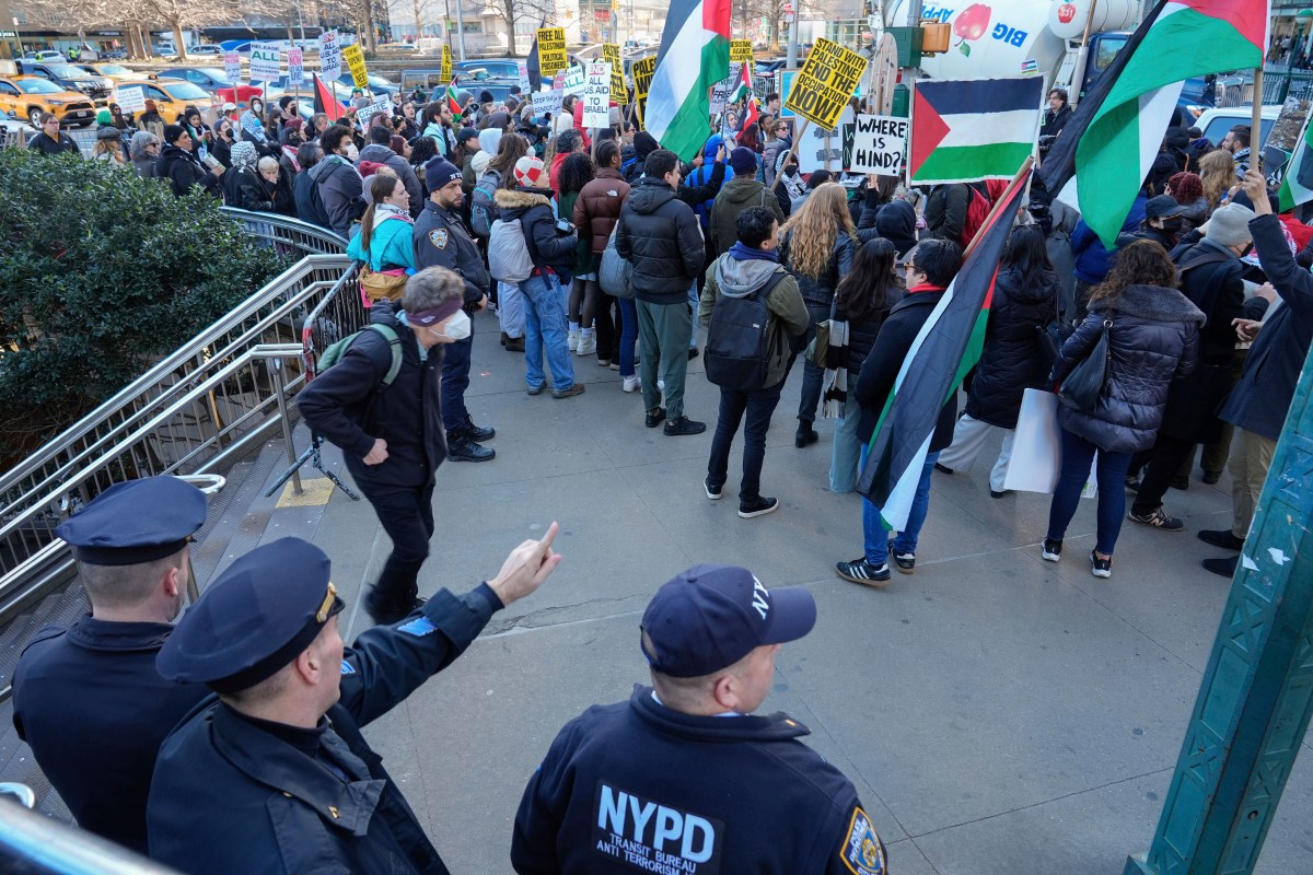 Inert Grenade Found in Uber in Times Square as Pro-Palestinian Protesters Block NYPD: Arrests Made