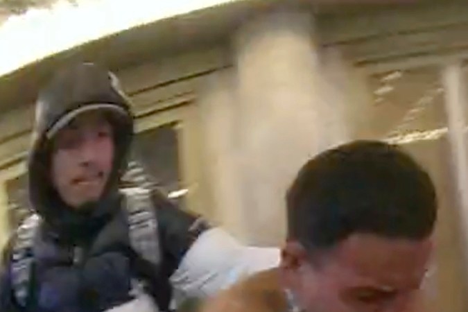 Exoneraron a migrante acusado de atacar a policías en Times Square: lo identificaron “erróneamente”