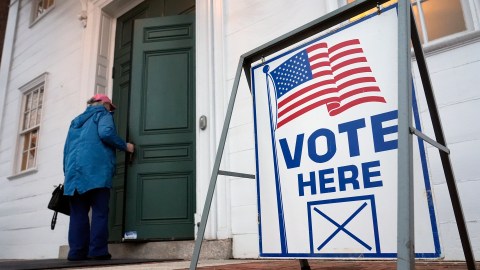 Un centro de votación que participa del supermartes en Kennebunk, Maine.