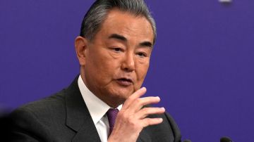 Según Wang, Estados Unidos continúa con “tácticas para reprimir a China”.