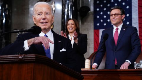 La Casa Blanca salió en defensa de Joe Biden tras las críticas por llamar "ilegales" a los inmigrantes