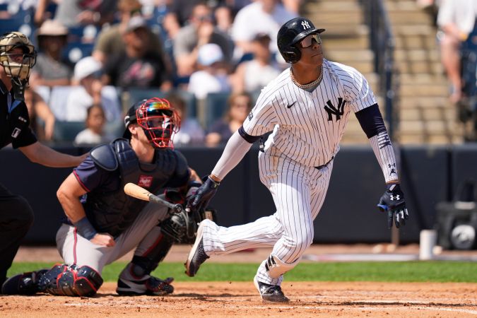 Juan Soto ya demostró en el Spring Training 2024 la razón por la cual los Yankees lo adquirieron desde San Diego Padres. FOTO: AP / Charlie Neibergall.