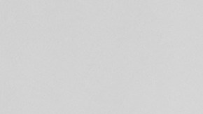 Liza Koshy se mostró sonriente y mantuvo la elegancia en todo momento de su percance