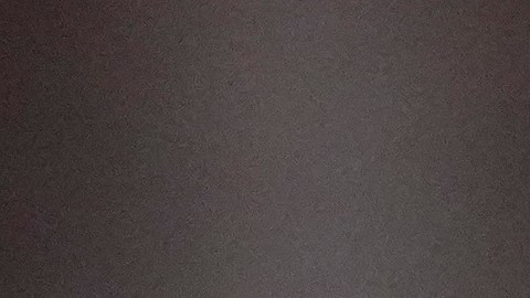 Robert Downey Jr. recoge el premio a la mejor interpretación de un actor secundario por "Oppenheimer" durante los Premios Oscar.