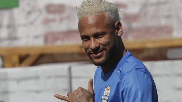 Así fue la efusiva reacción de Neymar al ganarle una partida de dominó a Jimmy Butler [Video]