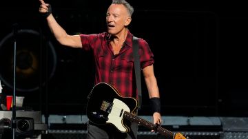 Bruce Springsteen es un legendario cantante, guitarrista y compositor.