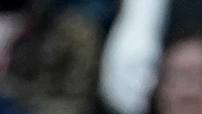 Creighton Baylor Scheierman disputa un balón con Akron Shammah Scott en un partido de baloncestos de la NCAA.