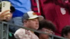 Jugadores de Estados Unidos celebra el segundo gol marcado por Giovanni Reyna ante México.