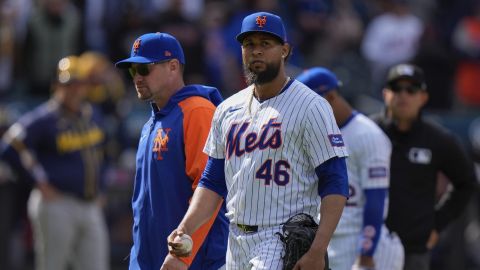 Lanzador dominicano de los Mets Yohan Ramírez terminó expulsado por querer golpear a Hoskins [Video]