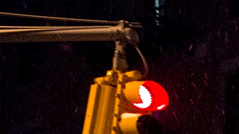 Un equipo de investigaciones de carreteras de la MTA aún siguen tras las averiguaciones del accidente.