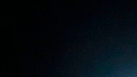 La exoficial Báez está actualmente bajo arresto domiciliario con un dispositivo de seguimiento electrónico.