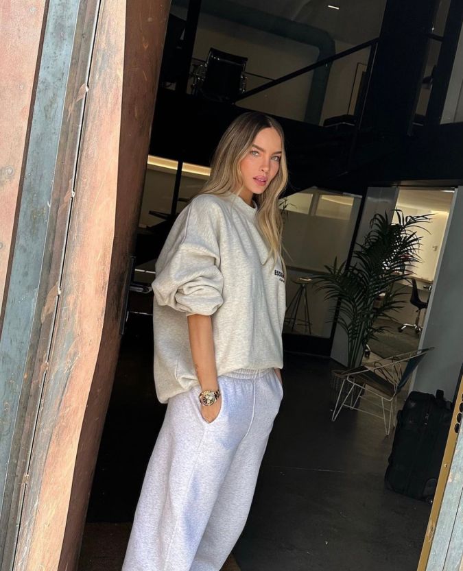 Belinda posando.