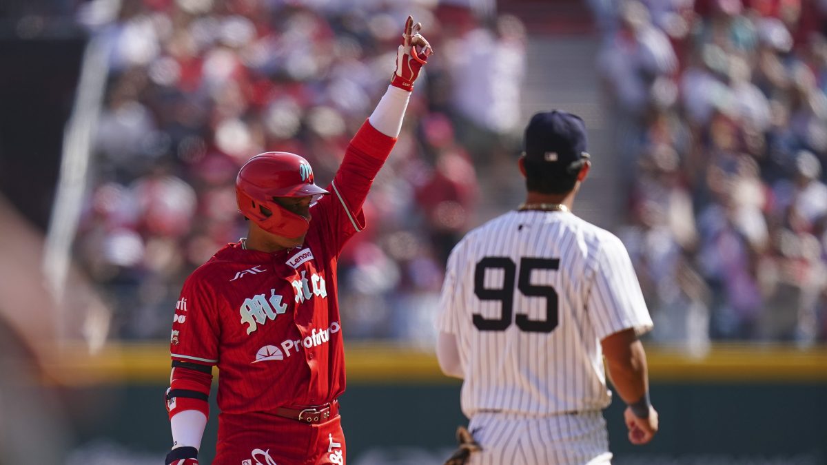 Robinson Canó se roba el show en el primer juego entre New York Yankees y Diablos Rojos en México