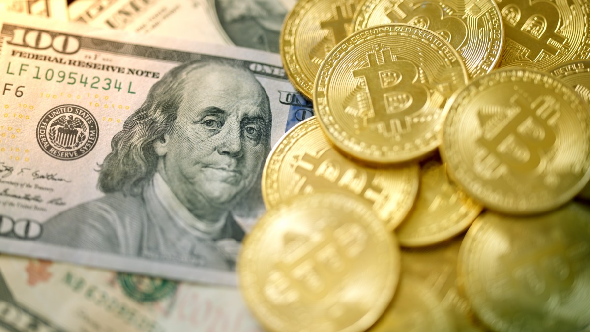 Bitcoin se dispara a un máximo histórico de más de $69,000 dólares,  superando el récord de 2021 - El Diario NY