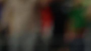 José Córdoba (i) de Panamá disputa el balón con Hirving Lozano de México en un partido de la Liga de Naciones de la Concacaf.
