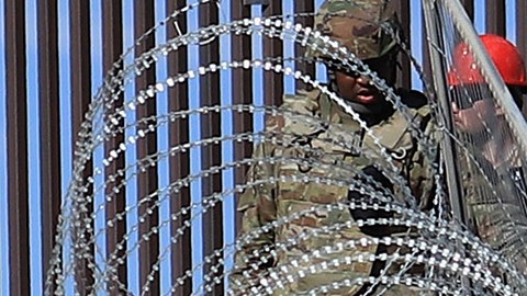 Texas aviva el miedo a la detención de migrantes: "Te va a parar la policía. Vuelve a México"