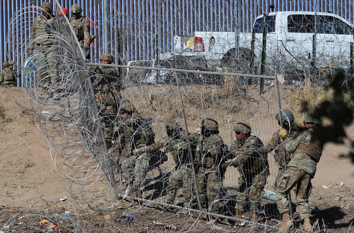 Texas lanza duras advertencias a los migrantes: “Te va a parar la policía. Vuelve a México”