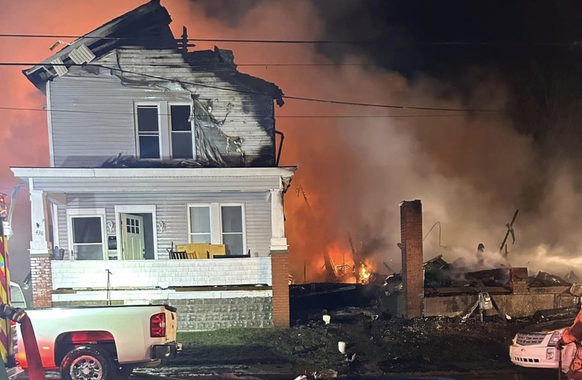 Mueren cuatro niños y un adulto por trágico incendio en una casa en Pensilvania