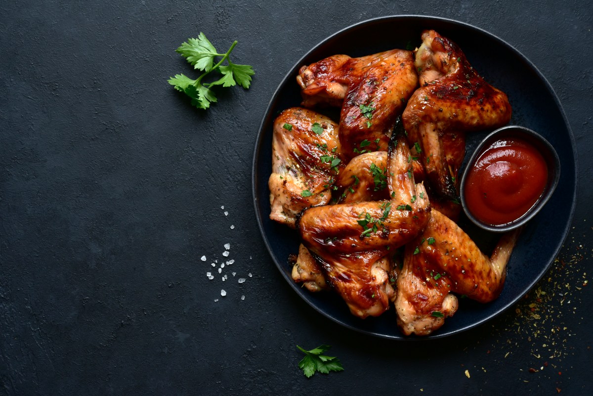 Popeyes y su nuevo lanzamiento de alitas de miel, limón y pimienta: cómo conseguirlas gratis