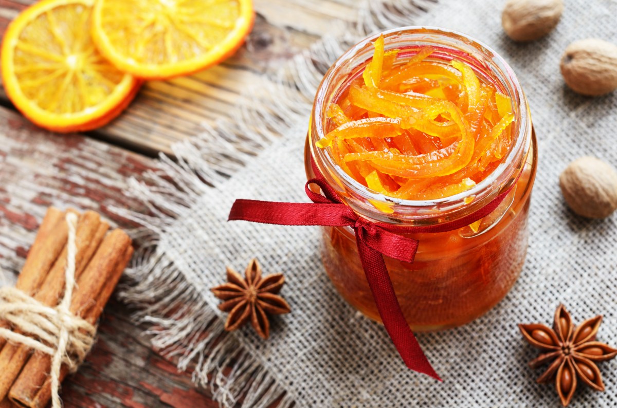 Usos que no conocías de las cáscaras de naranja