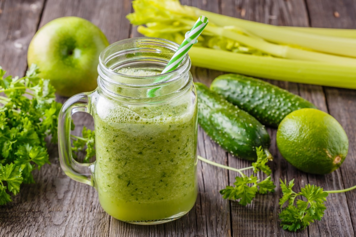 Los verdaderos beneficios del jugo verde, según un especialista ¿desintoxica?