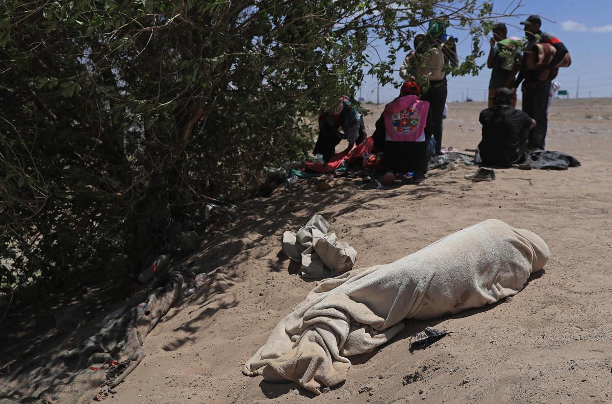 Crece el miedo de los migrantes al crimen organizado tras masacre en el norte de México