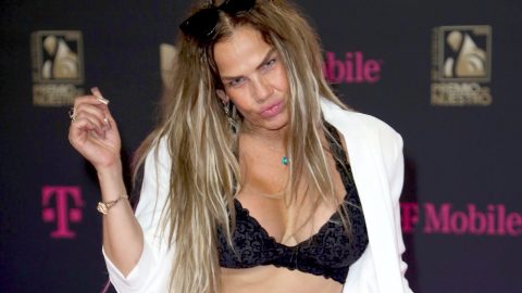 Niurka posando.